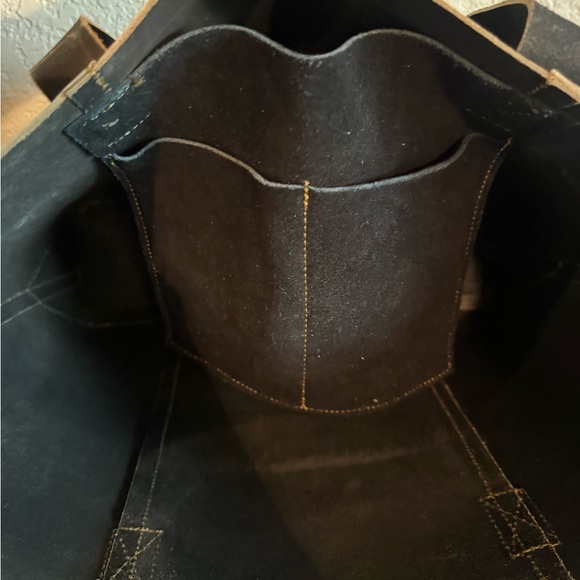 NWT Le Papillon Black Leather Tote Bag - Picture 3 of 9